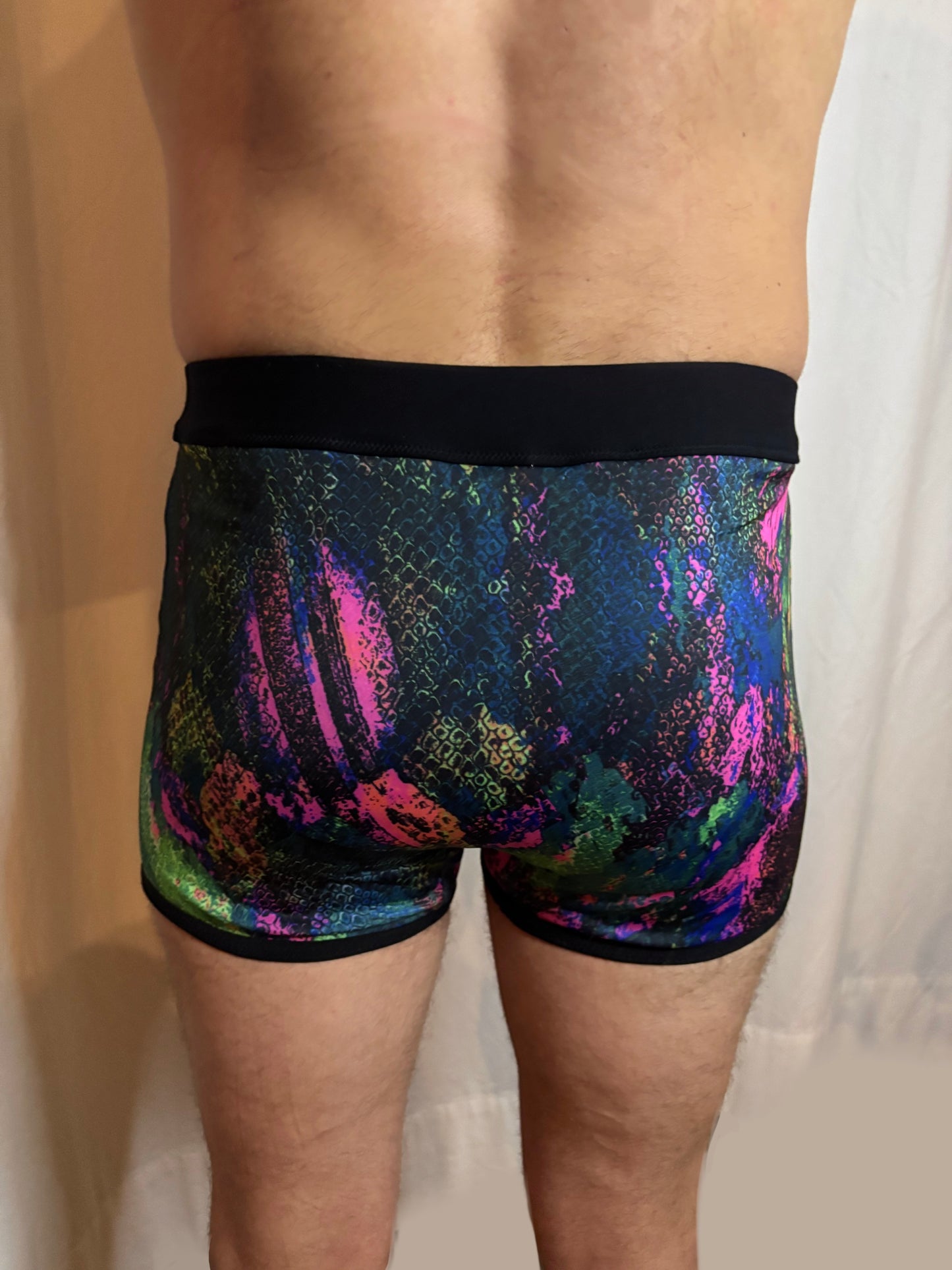 Neon Static Short